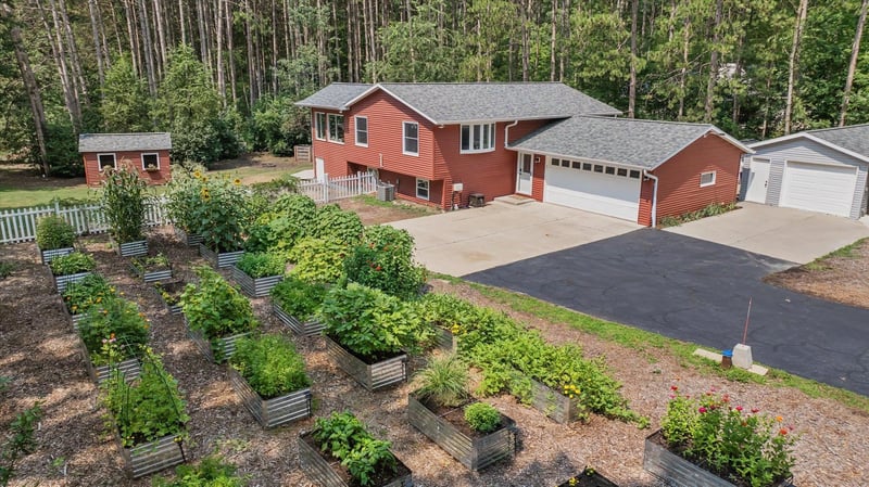 4057 St Francis Park Dr, Suamico, WI 54313-8434