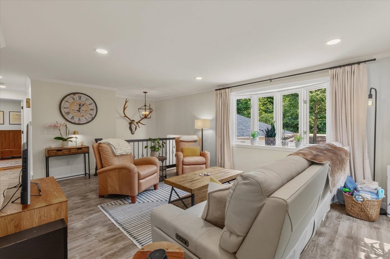 4057 St Francis Park Dr, Suamico, WI 54313-8434