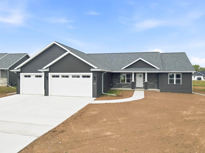 W7024 Jaclyn Ln, Greenville, WI 54942
