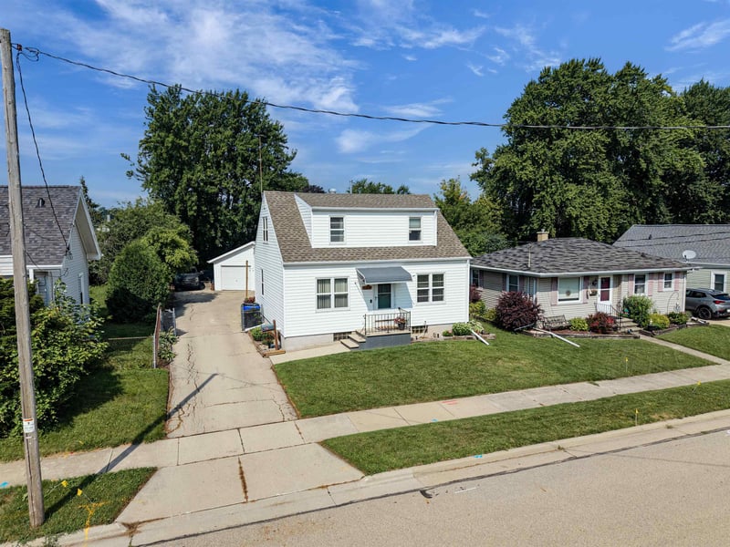 164 Plummer Ave, Neenah, WI 54956-2222