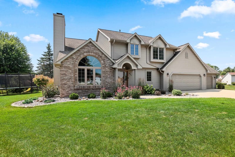 856 Atlantis Ct, Green Bay, WI 54313-7387