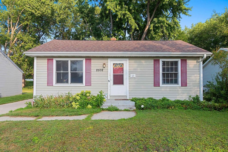 2532 Libal St, Green Bay, WI 54301-1747