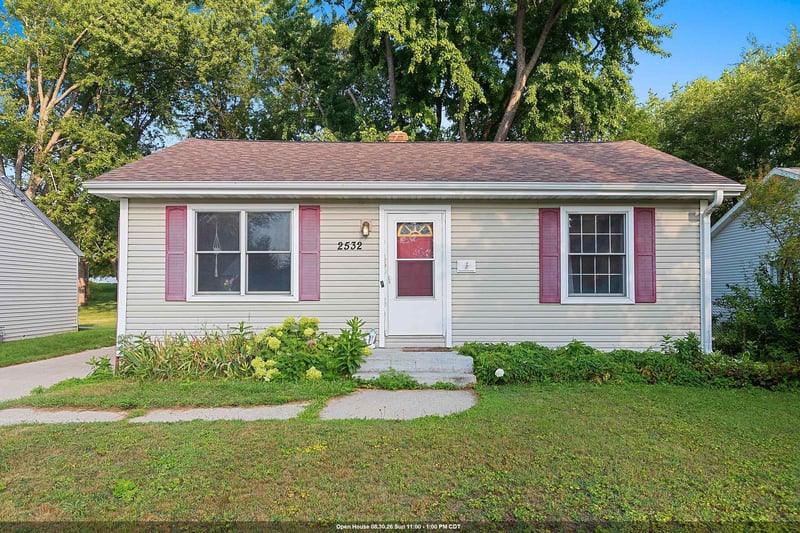 2532 Libal St, Green Bay, WI 54301-1747