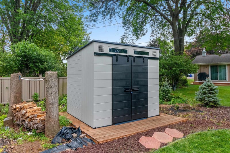1221 Hanson Dr, Appleton, WI 54915