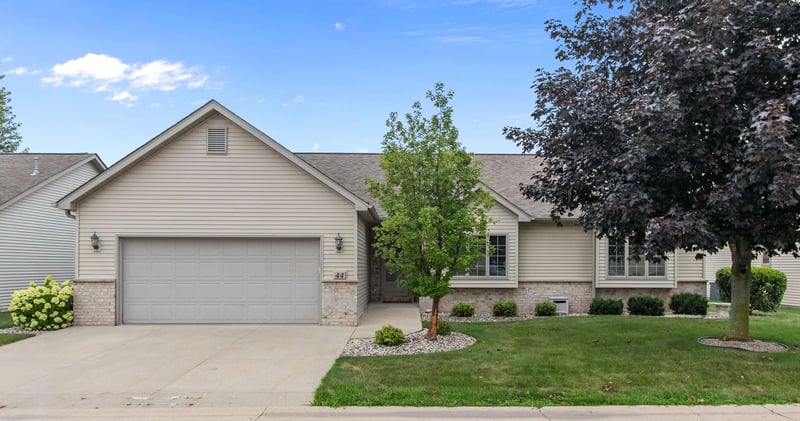 44 Penbrook Cir, Appleton, WI 54913