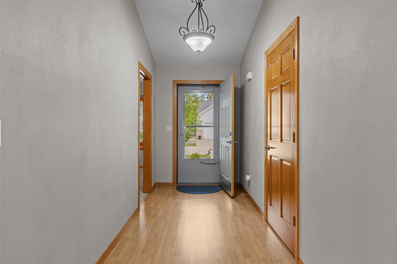 44 Penbrook Cir, Appleton, WI 54913