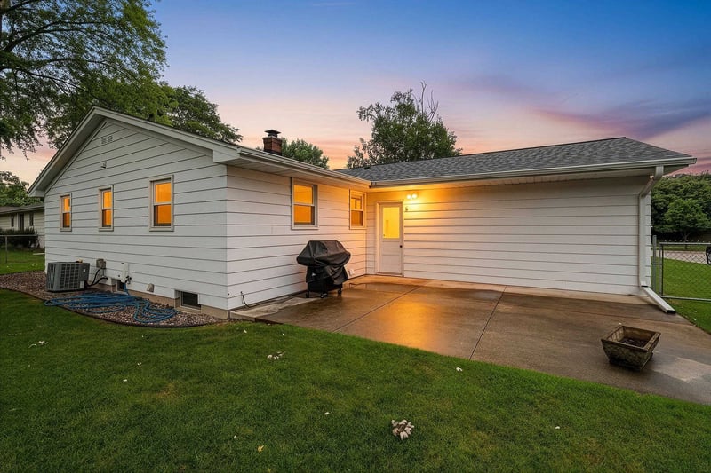 524 St Joseph St, Green Bay, WI 54301-2246