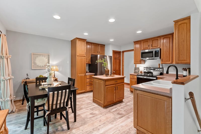 7190 Spring Lake Rd, Sobieski, WI 54171