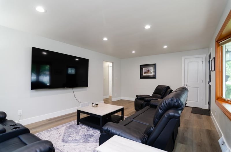 1810 14th Ave, Green Bay, WI 54304-3724