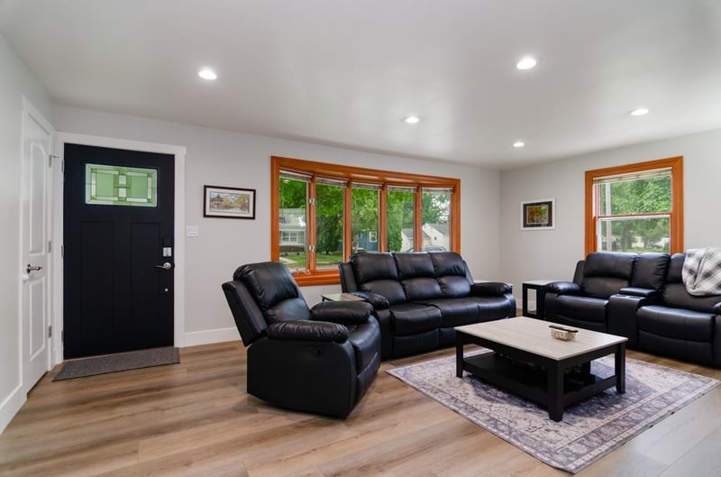 1810 14th Ave, Green Bay, WI 54304-3724