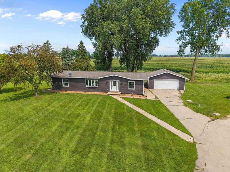 N3964 Hample Rd, Black Creek, WI 54106