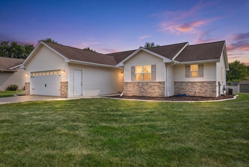 2540 Manitowoc Rd, Green Bay, WI 54311