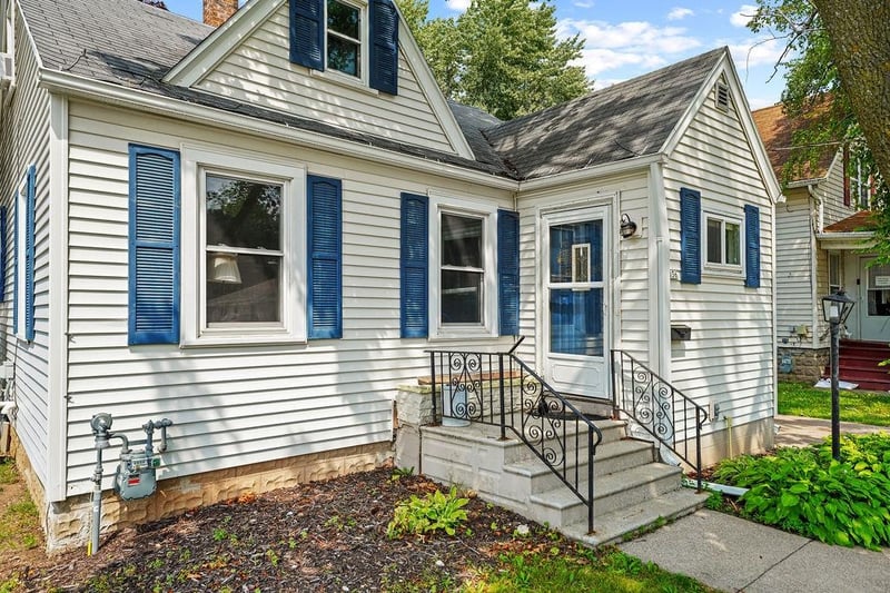 1036 Tyler Ave, Oshkosh, WI 54902