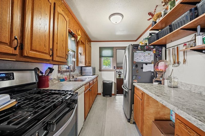 1036 Tyler Ave, Oshkosh, WI 54902
