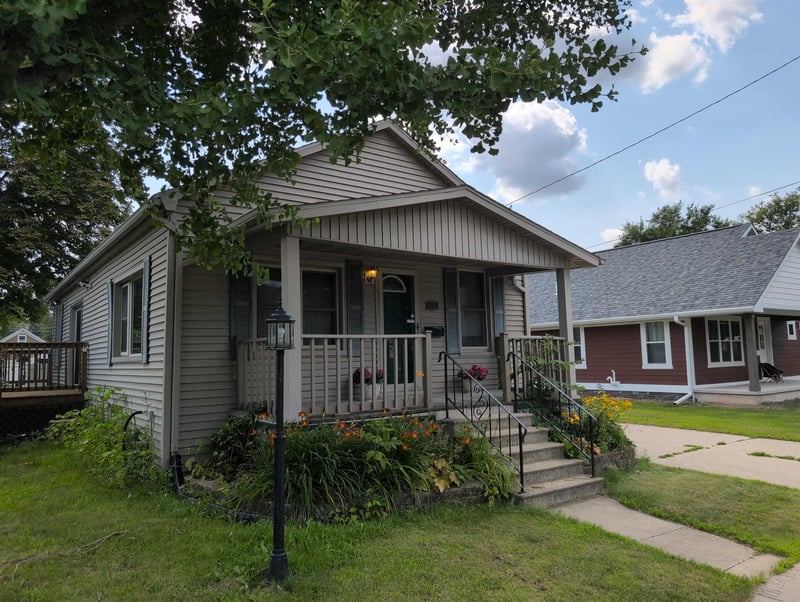 1172 Day St, Green Bay, WI 54302