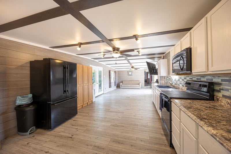 8934 Golf Course Rd, Suring, WI 54174