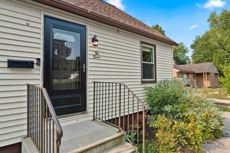 1012 Center St, Kewaunee, WI 54216-1304
