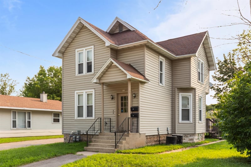 622 Grand St, Oshkosh, WI 54901-2813