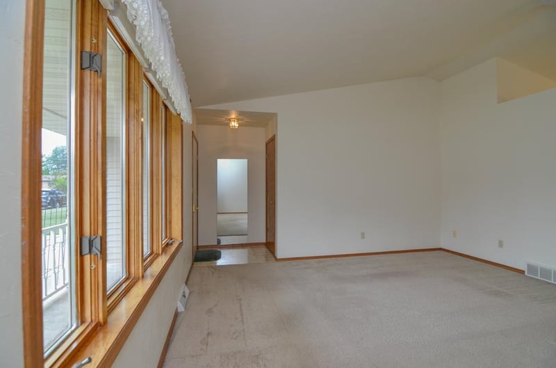 1518 Commanche Dr, Green Bay, WI 54313-5940