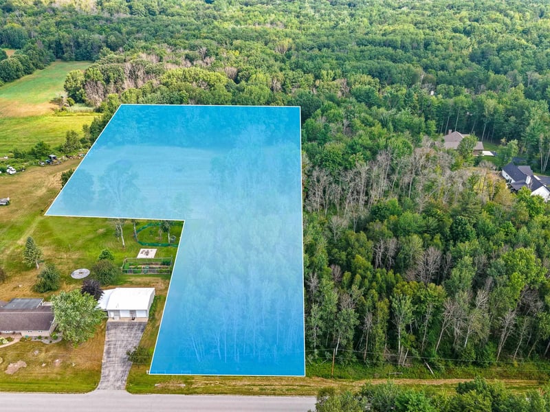 3610 Shady Ln, Suamico, WI 54313