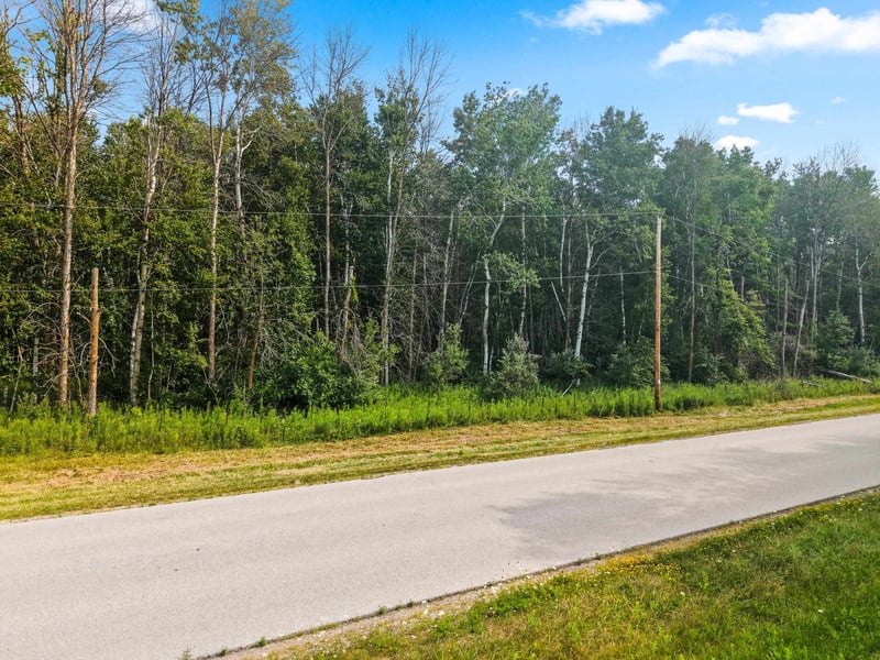 3610 Shady Ln, Suamico, WI 54313