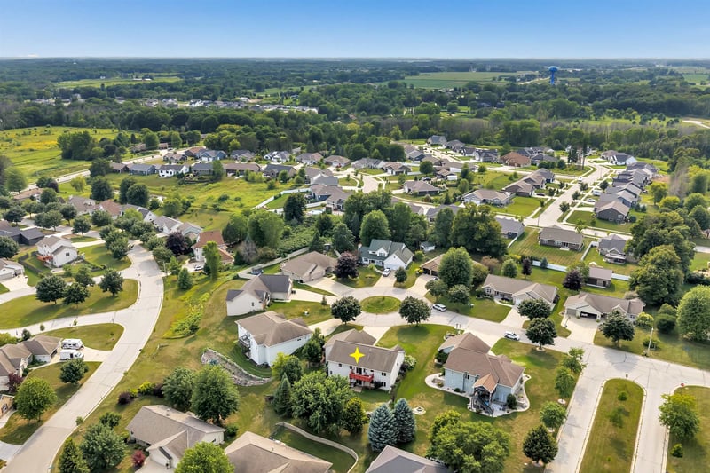 1416 Wilbert Hill Ct, Howard, WI 54313