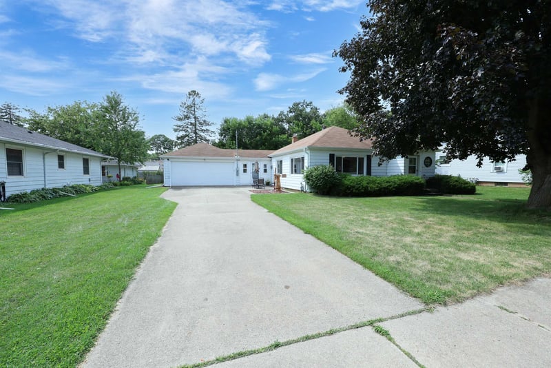 1713 Walnut St, Oshkosh, WI 54901-2849