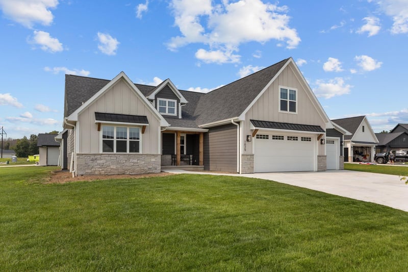 1029 Lancaster Ct, Green Bay, WI 54313