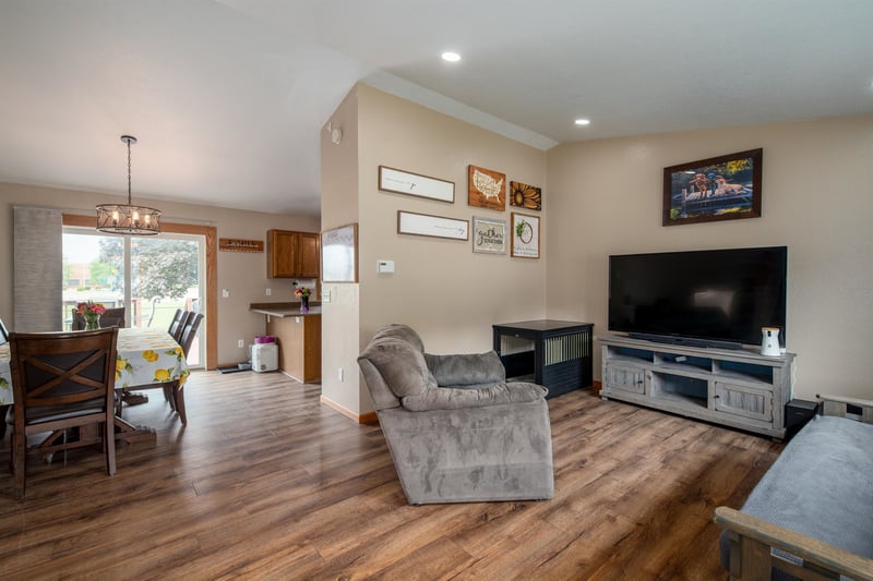 1795 Woodstock St, Oshkosh, WI 54904