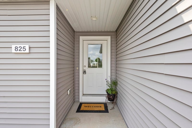 825 Lincoln St, Hortonville, WI 54944