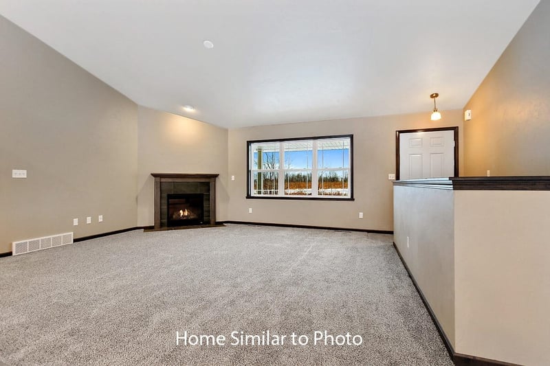 1675 Fronteir Rd, Luxemburg, WI 54217