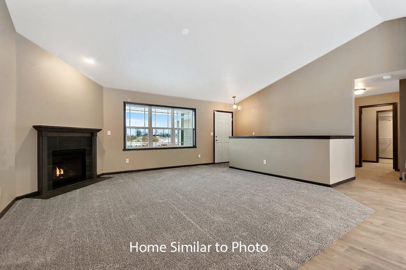 1675 Fronteir Rd, Luxemburg, WI 54217