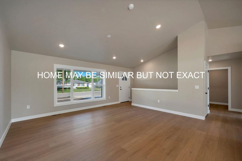 1033 Gray St, Green Bay, WI 54303