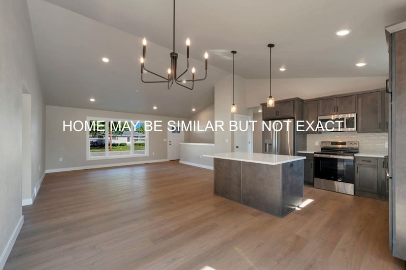 1033 Gray St, Green Bay, WI 54303