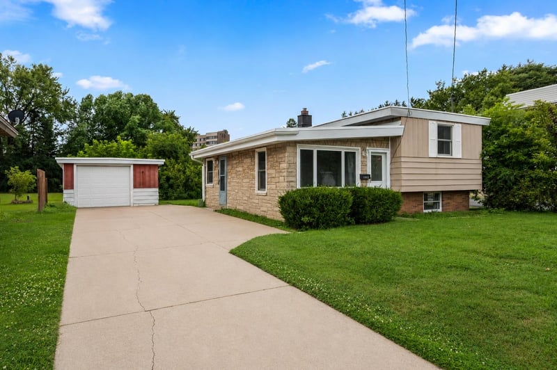 1413 Western Ave, Green Bay, WI 54303