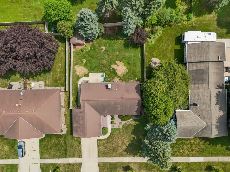 406 Silver Spring Dr, Green Bay, WI 54303-4566
