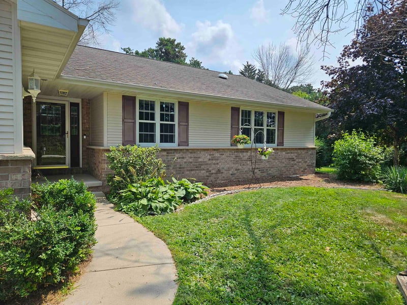 3830 Nicolet Dr, Green Bay, WI 54311