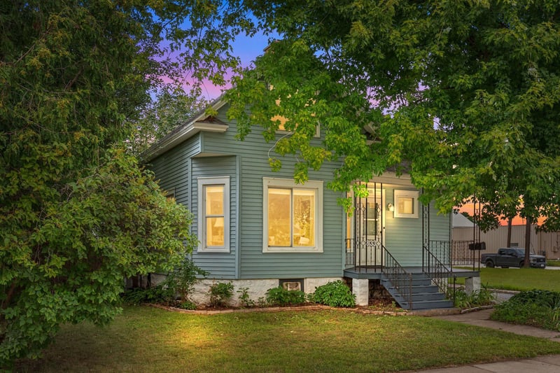 833 Jefferson St, Oshkosh, WI 54901