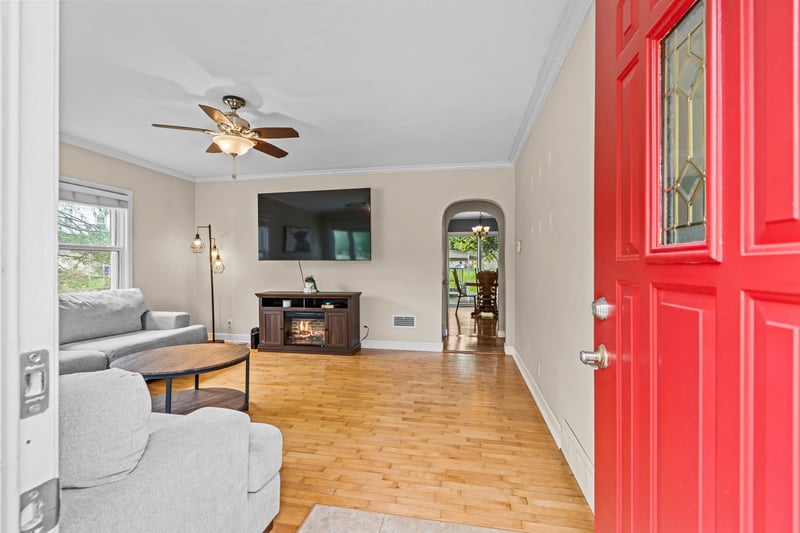 423 E Harrison St, Appleton, WI 54915-1815