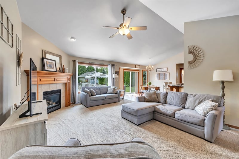 2519 Turnbury Rd, Green Bay, WI 54313-9552