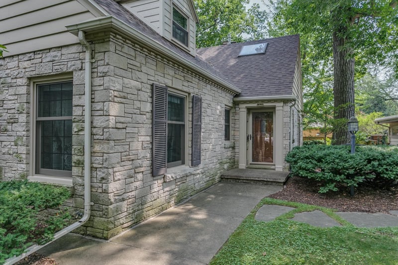 1520 Oakcrest Ct, Appleton, WI 54914