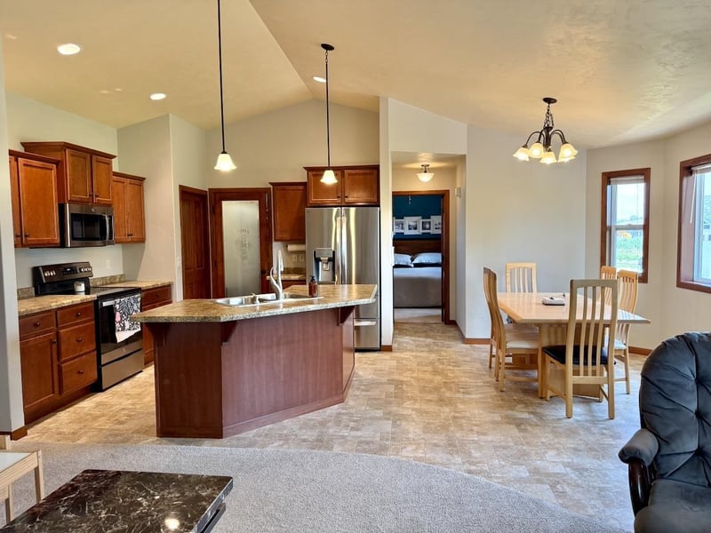 W6127 Sherwood Point Dr, Greenville, WI 54942
