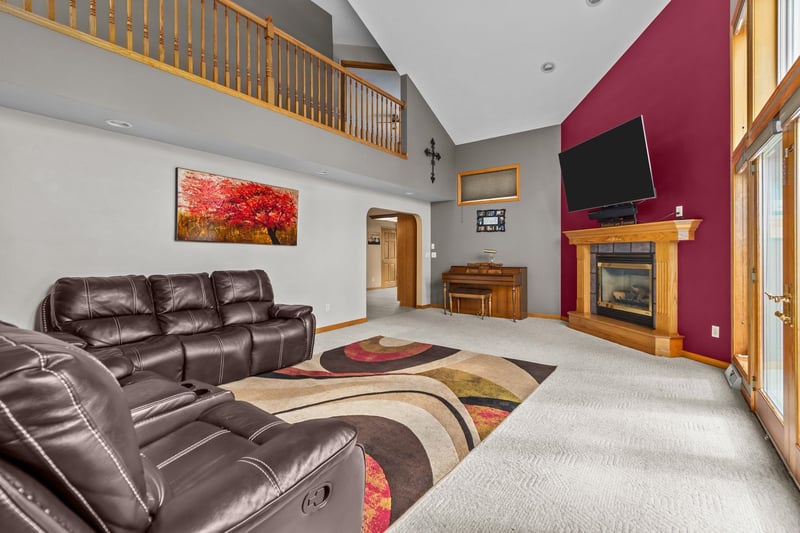 2345 Brantwood Dr, Neenah, WI 54956
