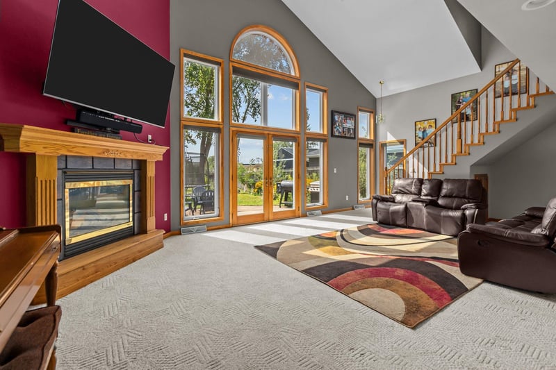 2345 Brantwood Dr, Neenah, WI 54956