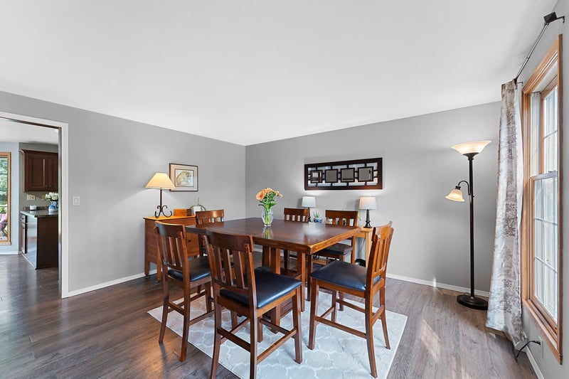 2906 Sunray Ln, Green Bay, WI 54313