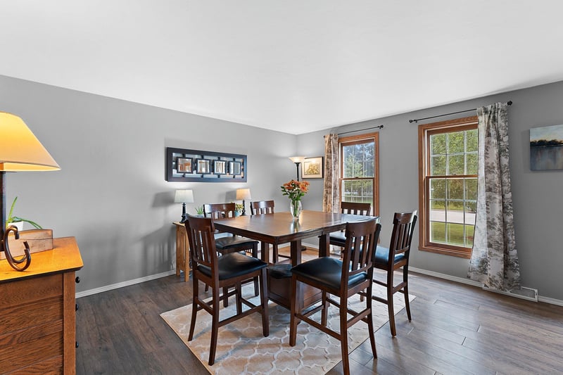 2906 Sunray Ln, Green Bay, WI 54313
