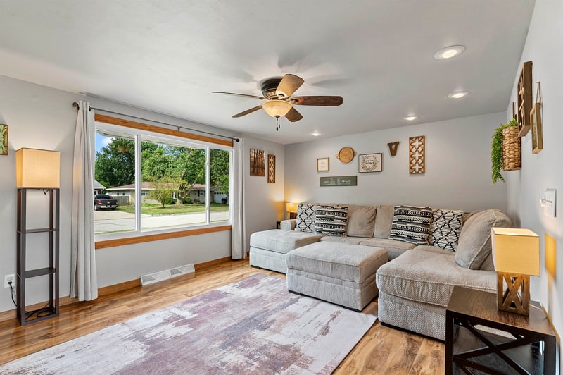 2423 Hampton Ave, Green Bay, WI 54311
