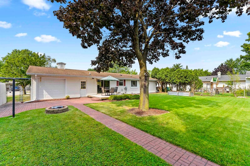 2423 Hampton Ave, Green Bay, WI 54311