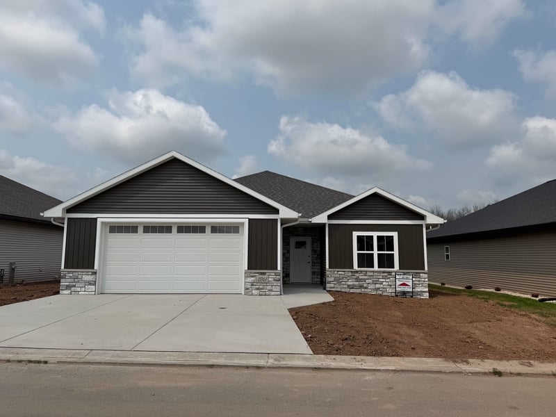 1261 Autumn Field Ln, De Pere, WI 54115