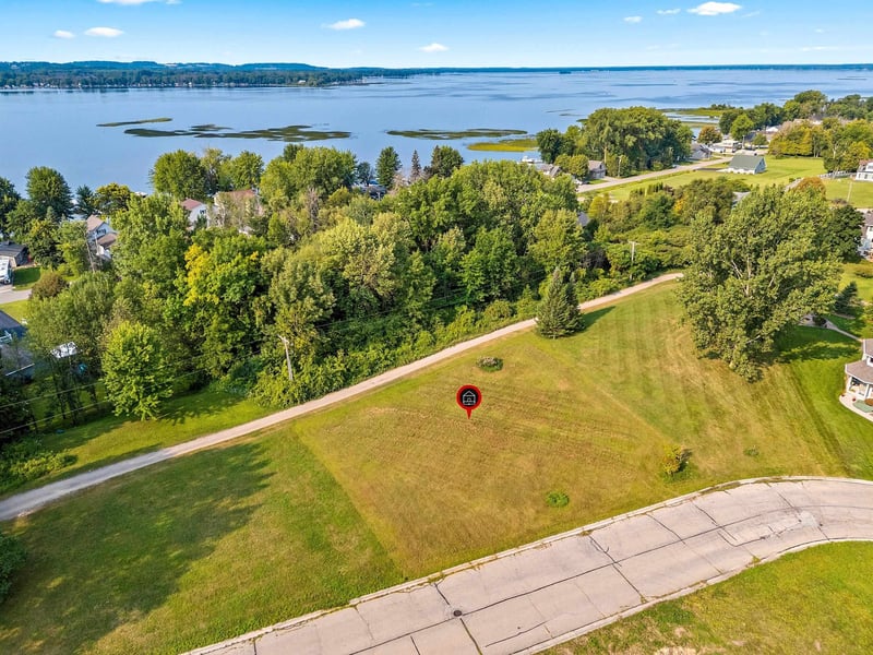 Golden Sands Ave #34, Cecil, WI 54111